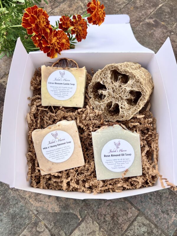 Bar Soap and Luffa Gift Set